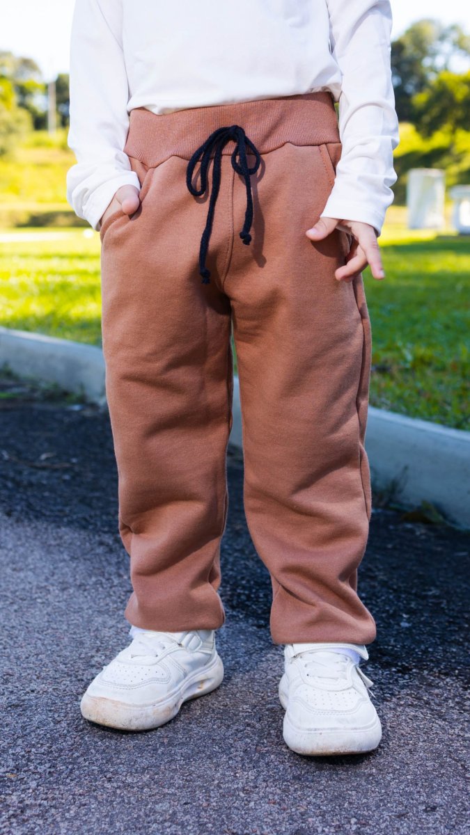 Calça De Moletom Infantil Peluciada Bege - Image 4